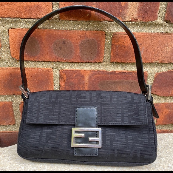 black fendi baguette